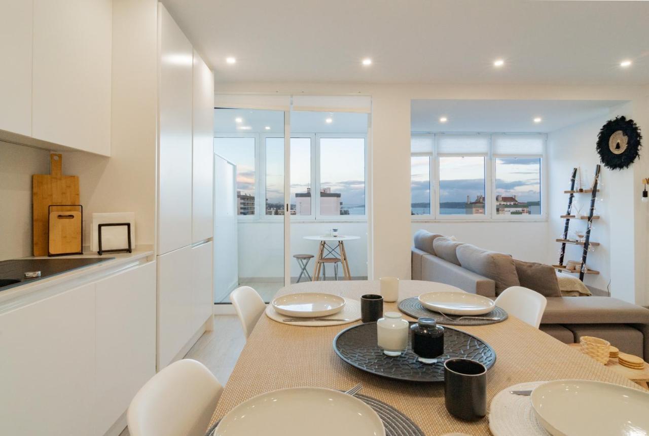 Stylish Apartment W/ River View By Lovelystay Oeiras Exterior foto