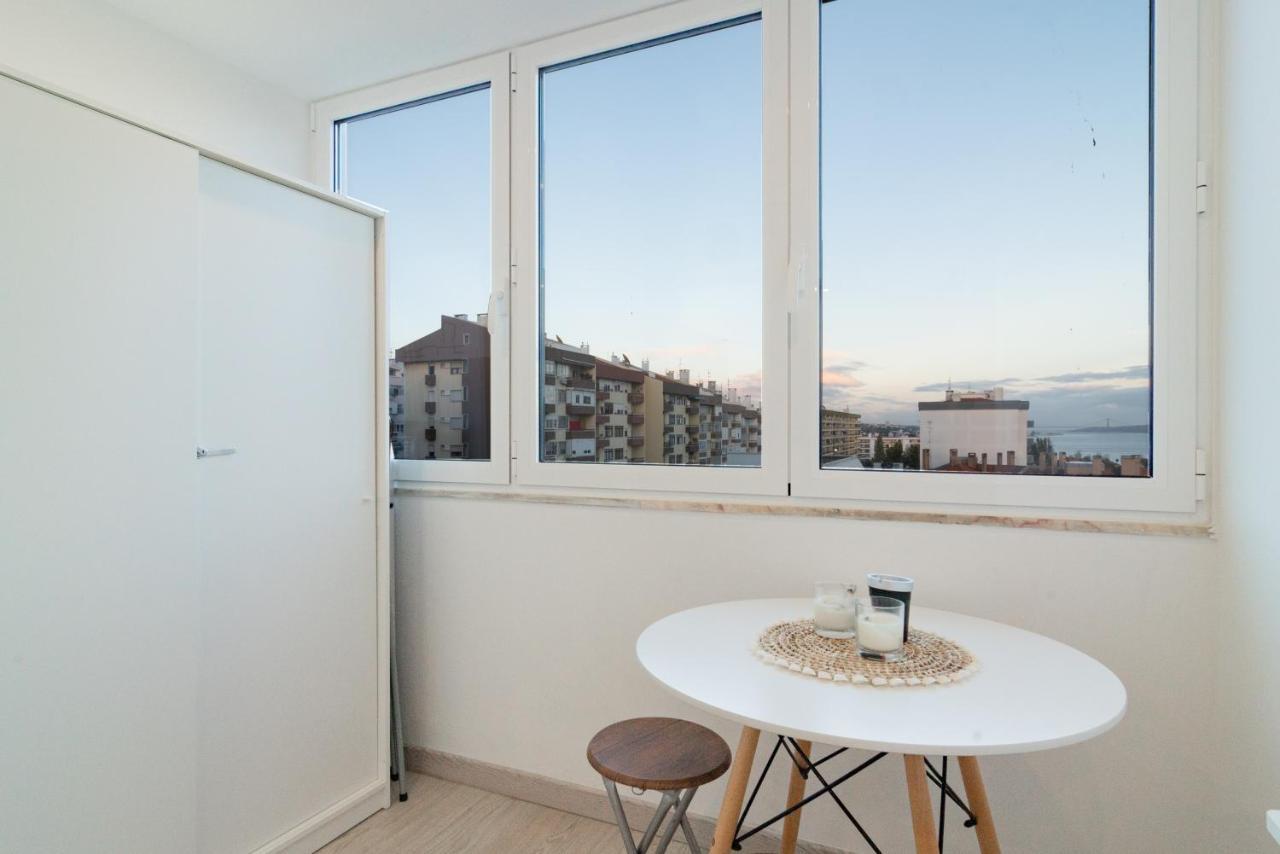 Stylish Apartment W/ River View By Lovelystay Oeiras Exterior foto