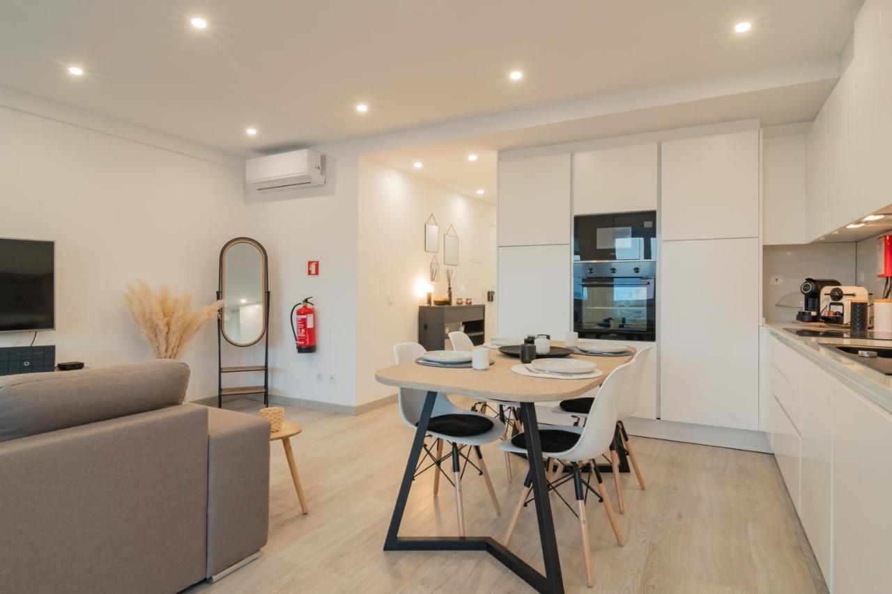 Stylish Apartment W/ River View By Lovelystay Oeiras Exterior foto