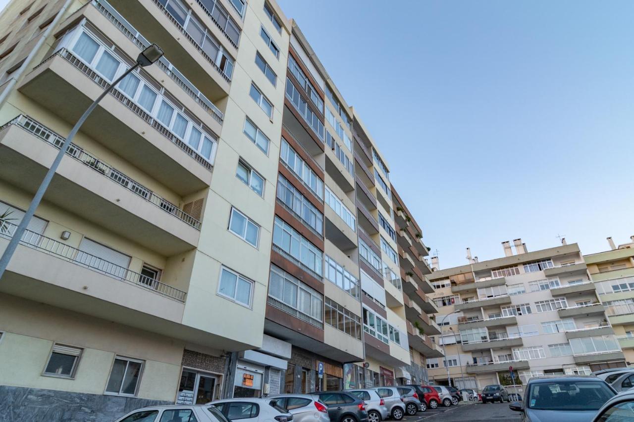 Stylish Apartment W/ River View By Lovelystay Oeiras Exterior foto